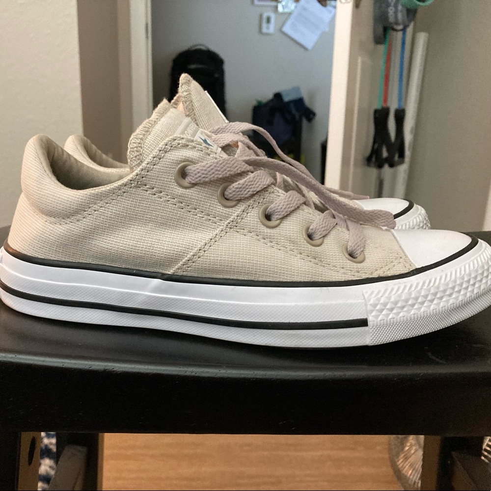 Converse Low Top. Natural Color US6